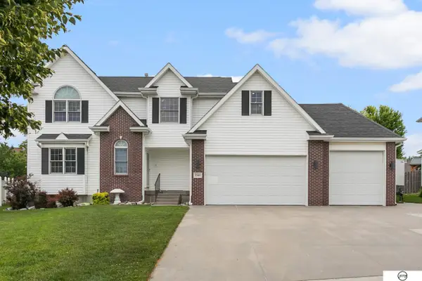 9360 Benziger Drive, Lincoln, NE 68526