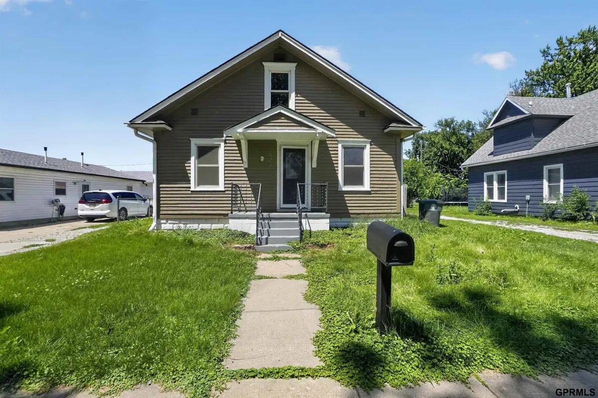 2546 4th Avenue, Council Bluffs, IA 51501 - #1