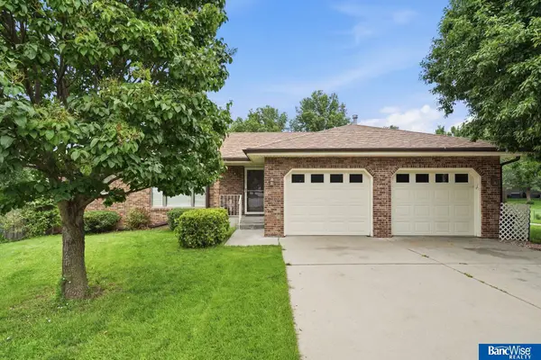 5601 Elk Circle, Lincoln, NE 68516