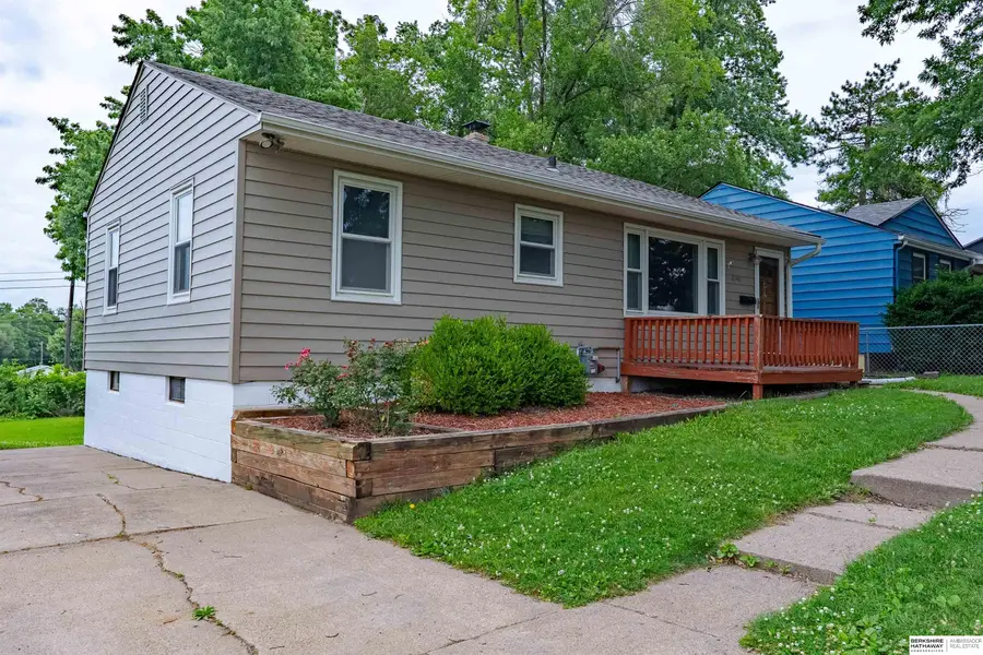 6940 Pinkney Street, Omaha, NE 68104 - #3