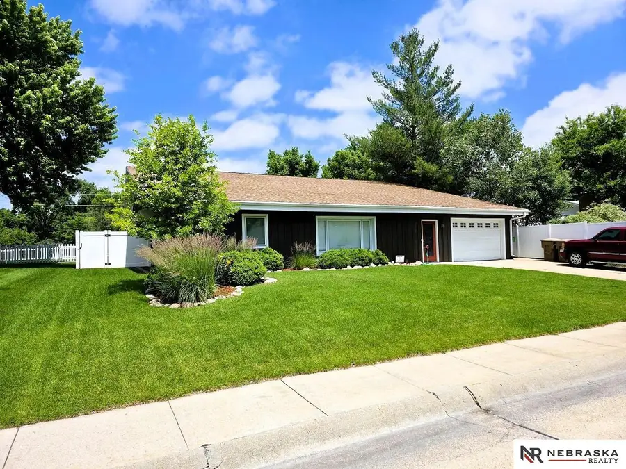 214 W 5th Street, Valentine, NE 69201 - #3