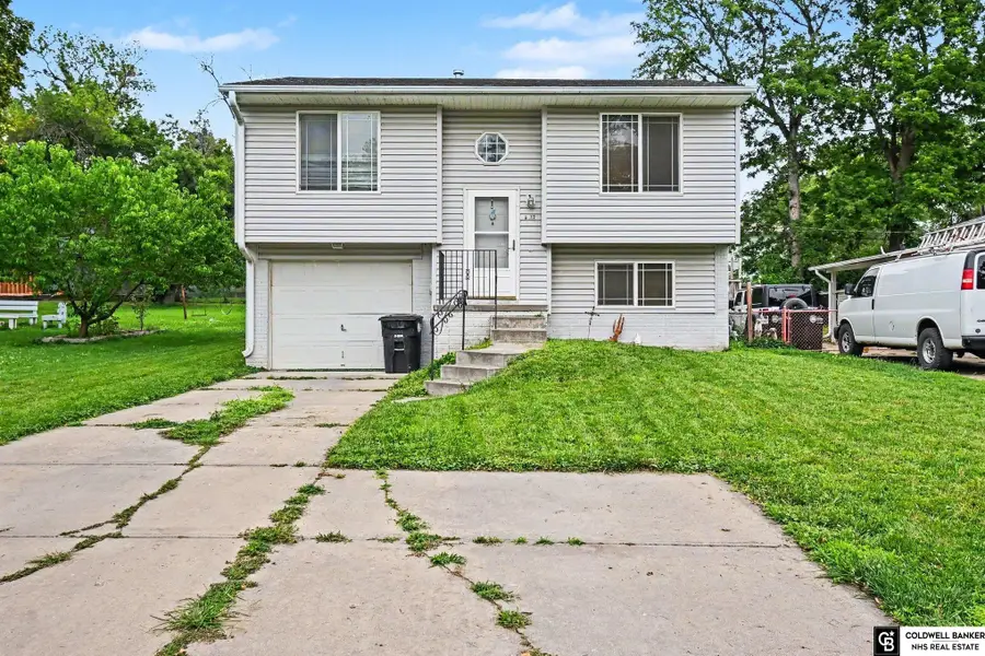 5817 S 51 Street, Omaha, NE 68117 - #2