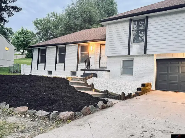 16559 Dorcas Street, Omaha, NE 68130