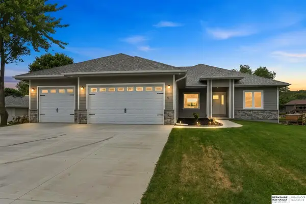 17214 Chalet Drive, Bellevue, NE 68123