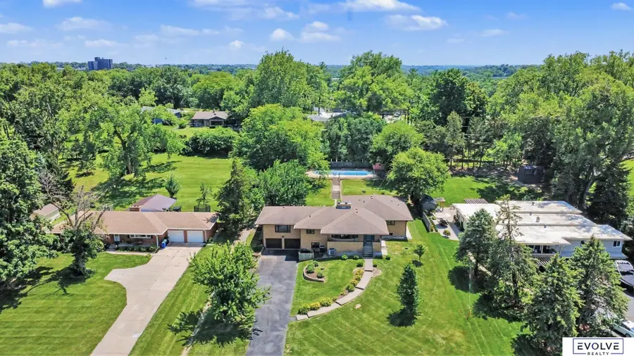 6321 Country Club Road, Omaha, NE 68152 - #2