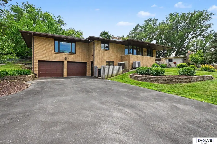 6321 Country Club Road, Omaha, NE 68152 - #3