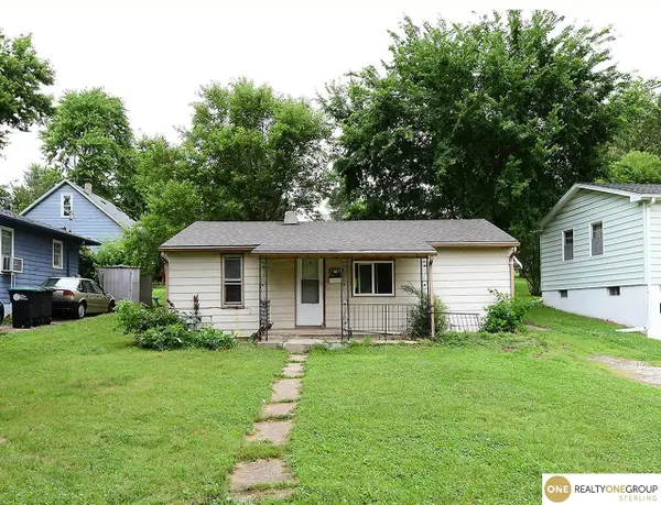 4048 Curtis Avenue, Omaha, NE 68111