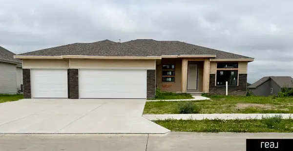 12019 S 44 Street, Bellevue, NE 68123