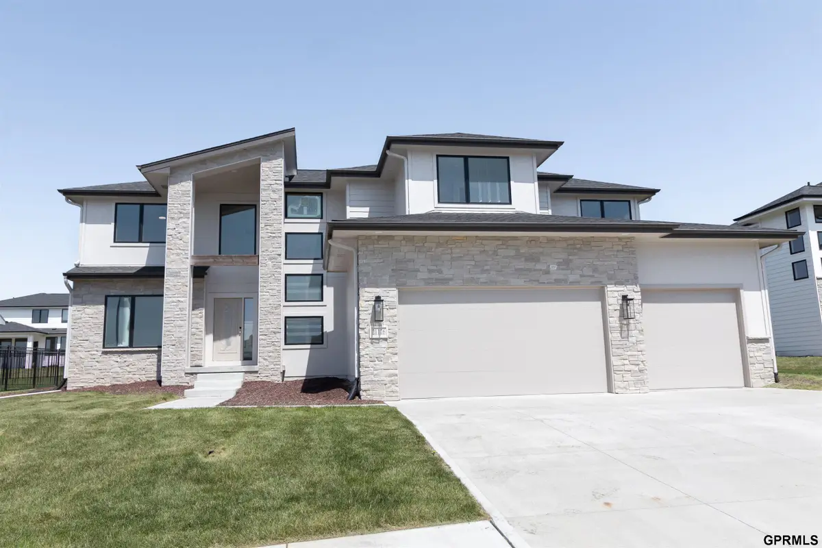 21126 Arlington Street, Elkhorn, NE 68022 - #1