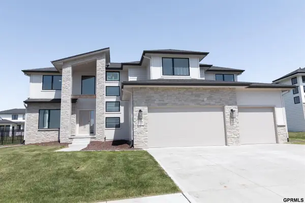 21126 Arlington Street, Elkhorn, NE 68022