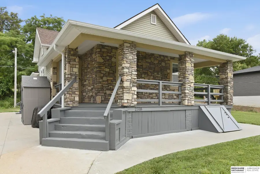 2318 S 7th Street, Omaha, NE 68108 - #2
