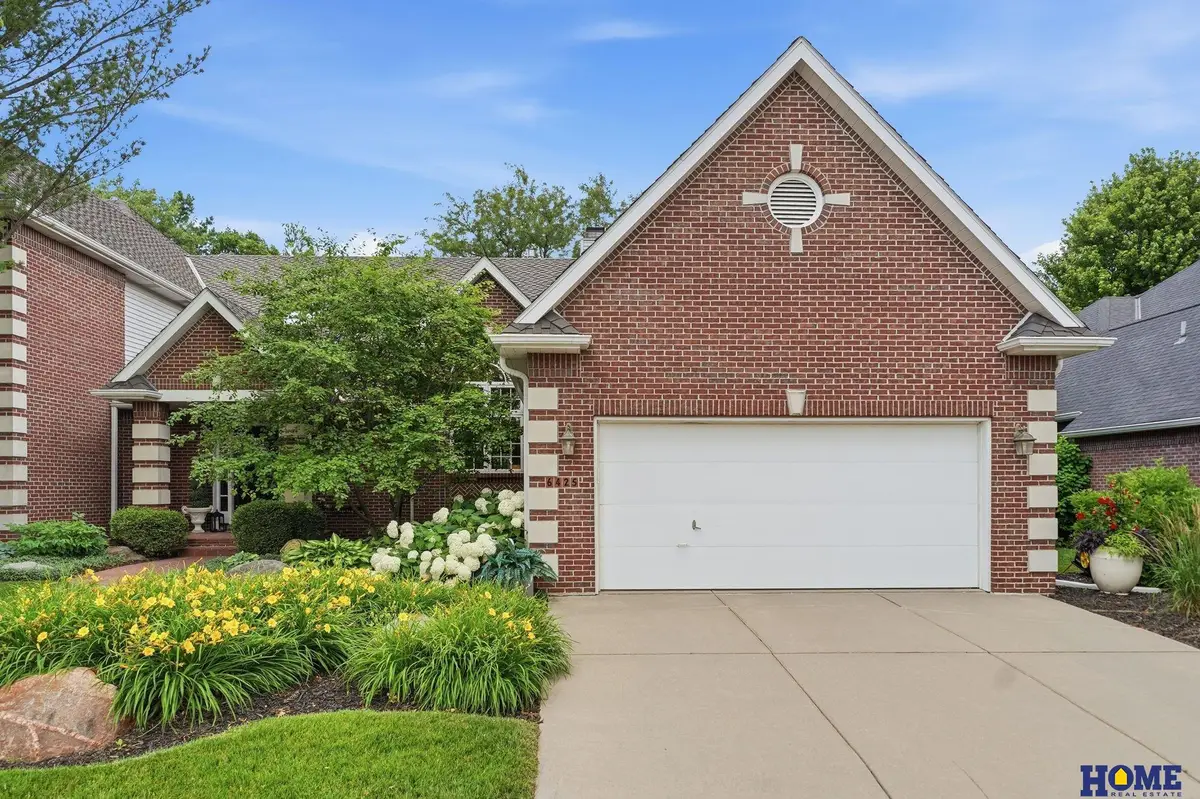 6425 Lone Tree Drive, Lincoln, NE 68512 - #1