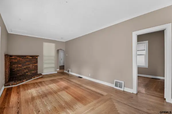5820 Ohio Street, Omaha, NE 68104