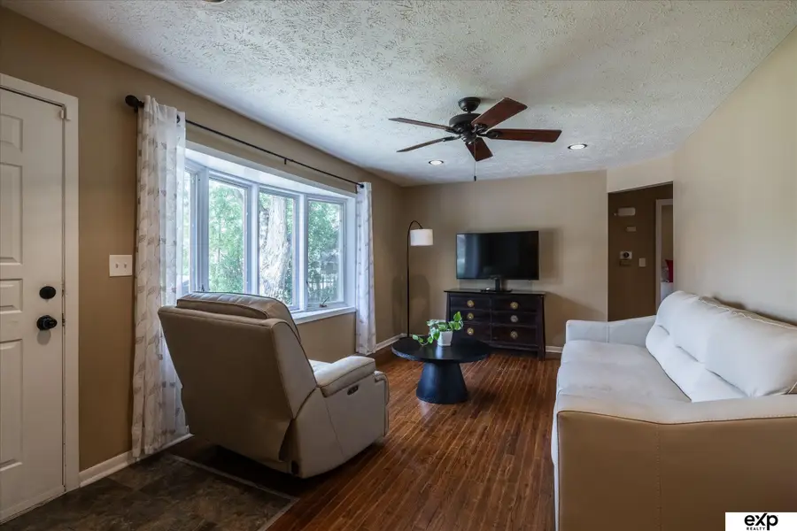 8533 Lafayette Avenue, Omaha, NE 68114 - #3