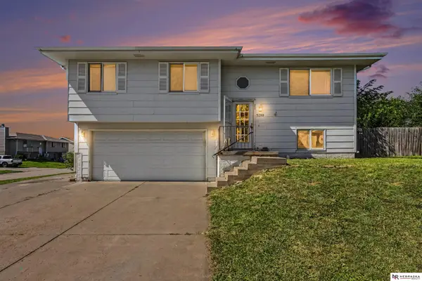5280 W Thatcher Lane, Lincoln, NE 68528
