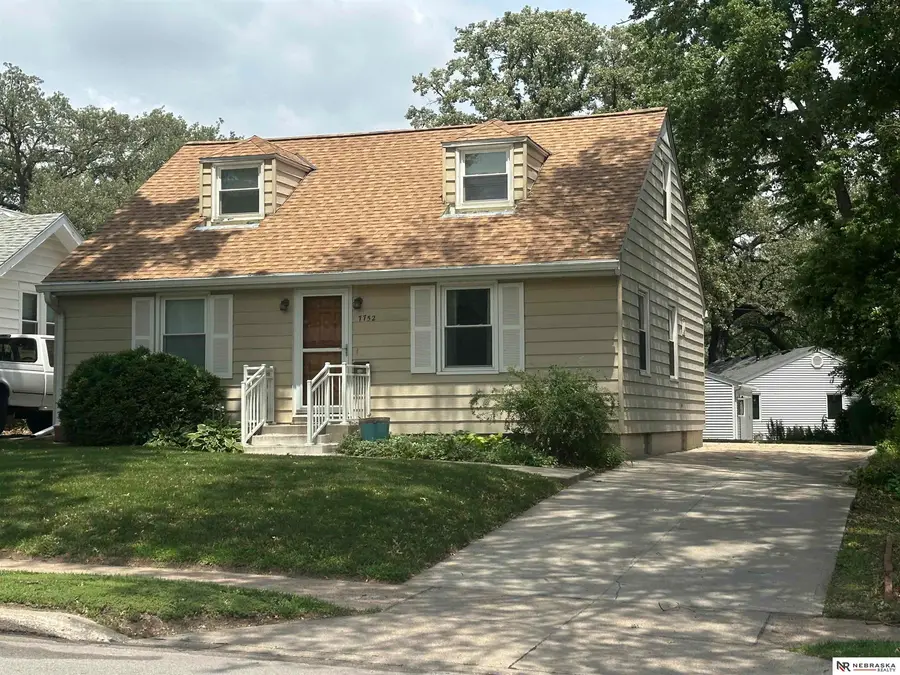 7752 Oakwood Street, Ralston, NE 68127 - #2