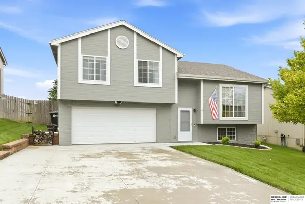7817 Howell Street, Omaha, NE 68122