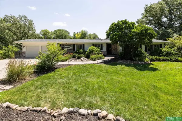 307 S 96th Street, Omaha, NE 68114