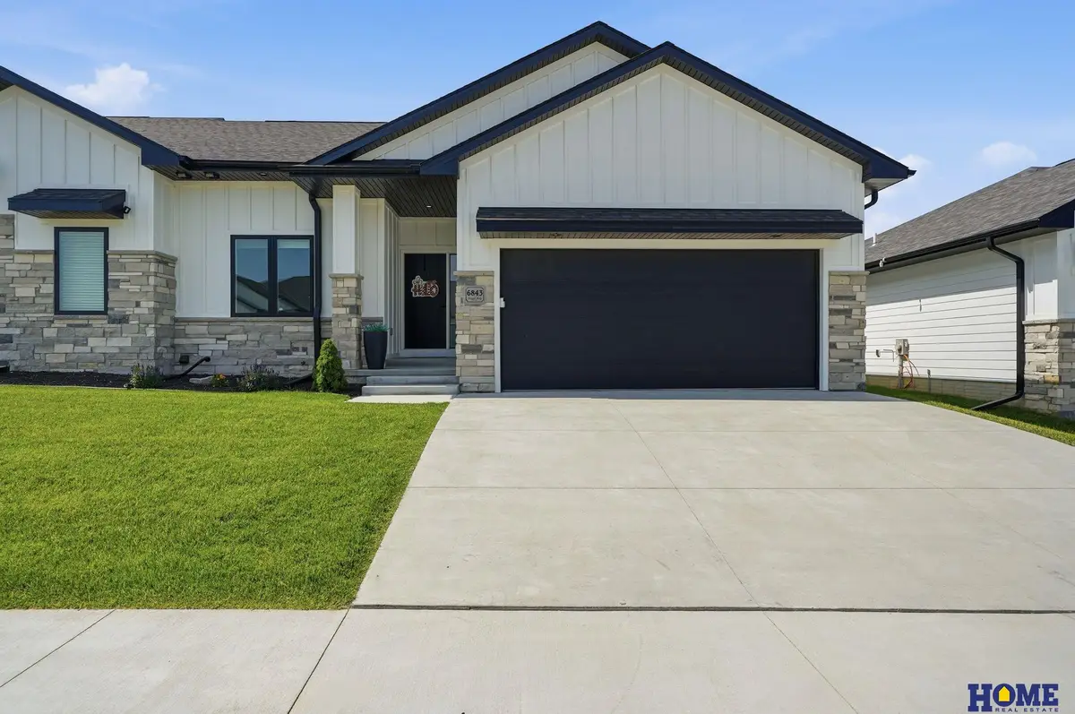 6843 Weigel Bay, Lincoln, NE 68516 - #1