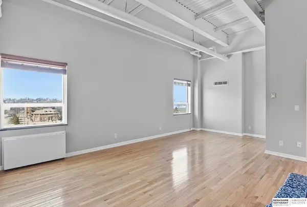105 N 31 Avenue #801, Omaha, NE 68131