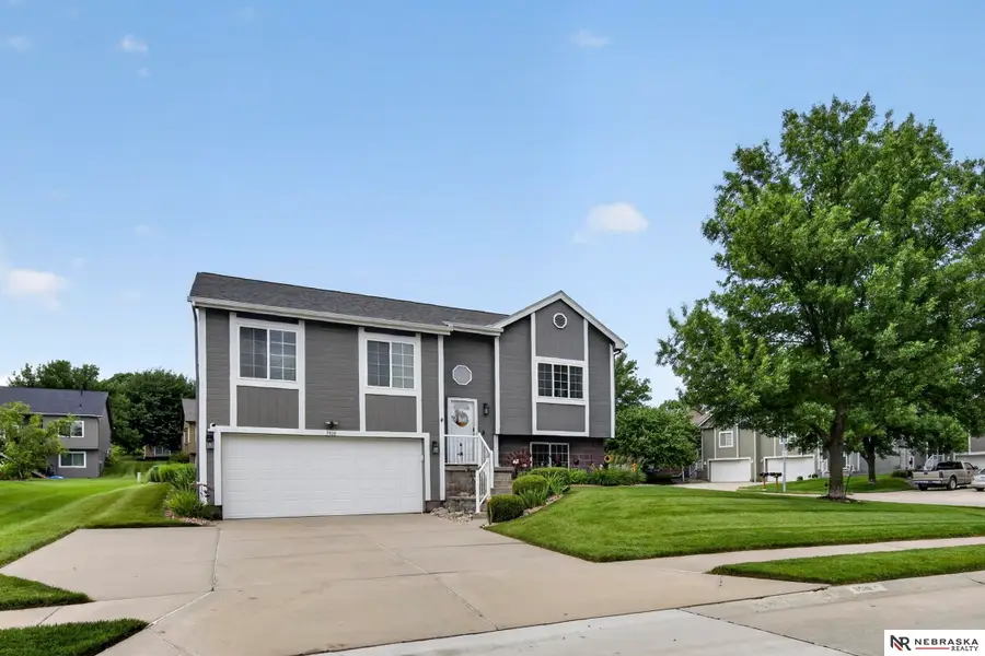 7510 N 76th Avenue, Omaha, NE 68122 - #2