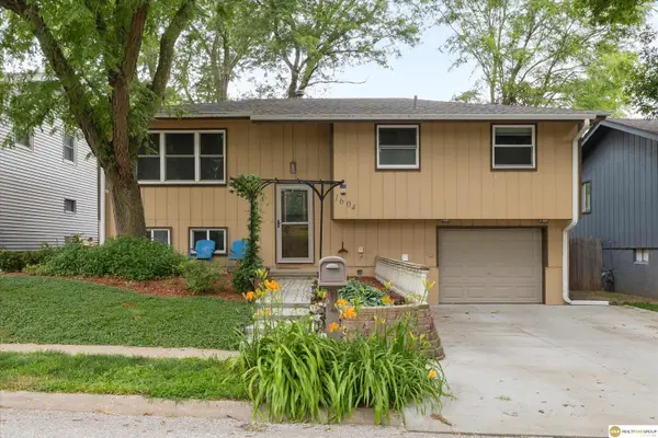 1604 Lincoln Avenue, Plattsmouth, NE 68048