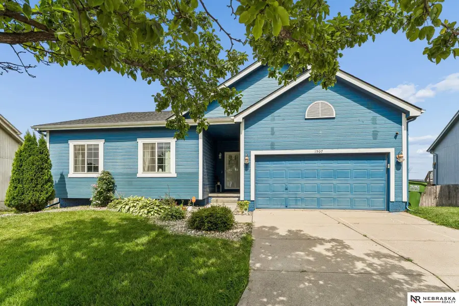 1507 Ridgeview Drive, Papillion, NE 68046 - #2