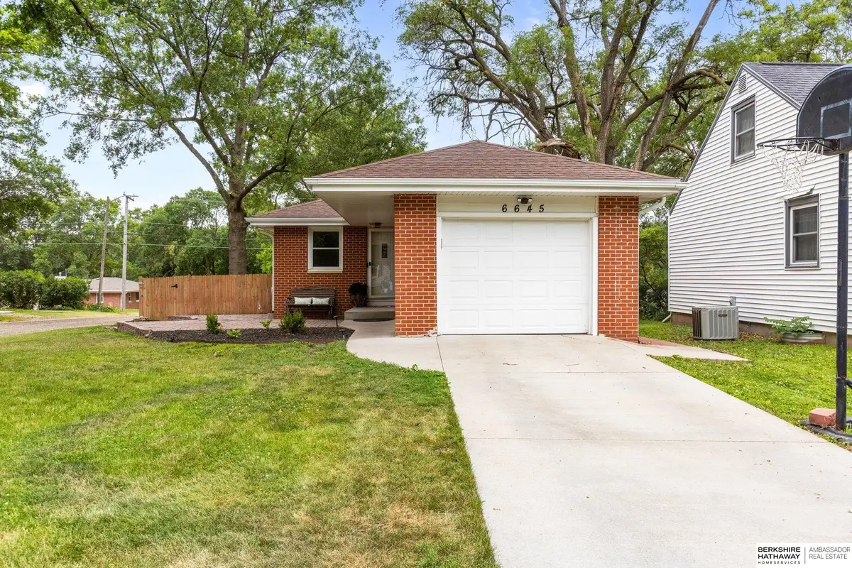 6645 Y Street, Lincoln, NE 68505 - #1