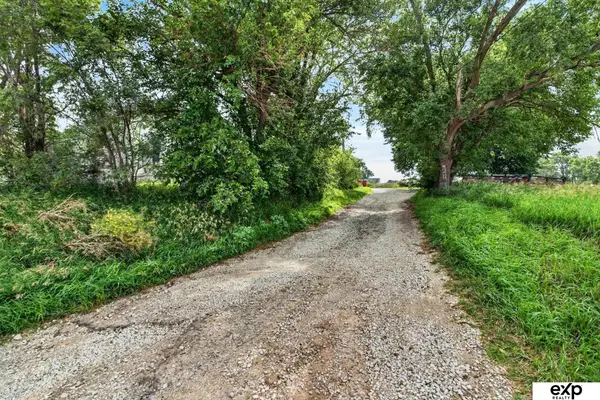 13611 S 84th Street, Papillion, NE 68046