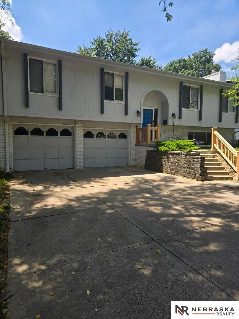 809 Waterford Circle, Papillion, NE 68046 - #1