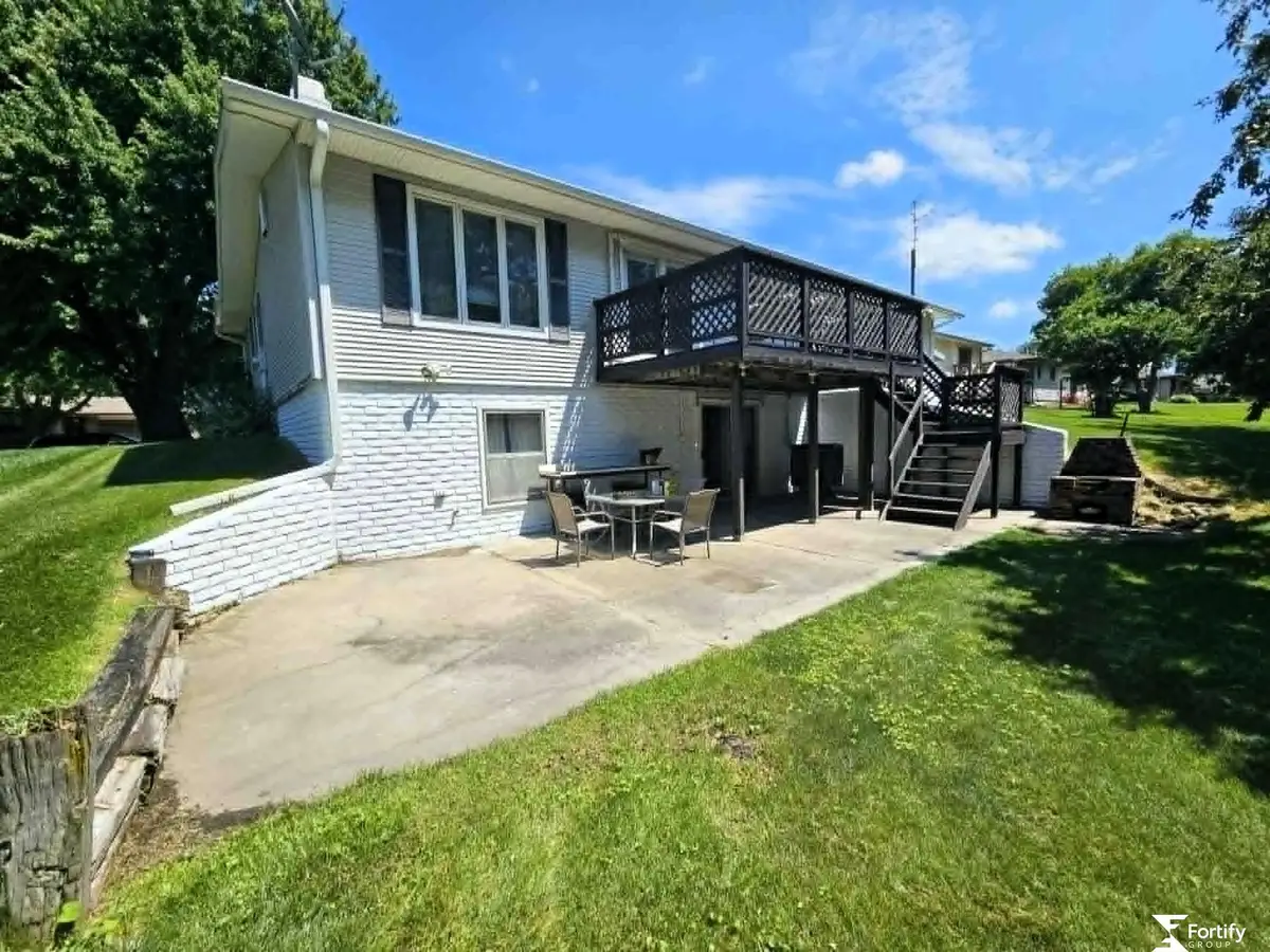 646 N 8th Street, Geneva, NE 68361 - #1