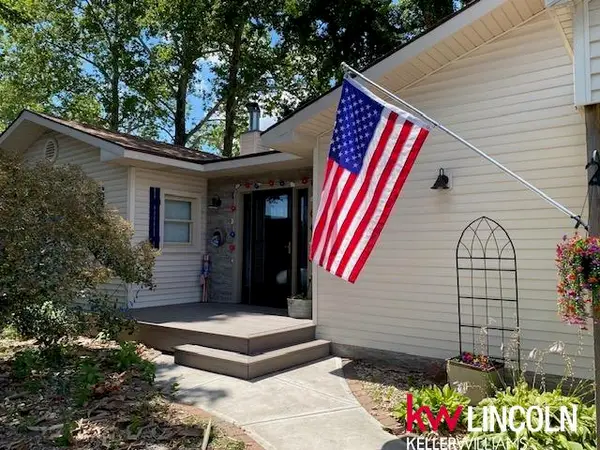 2372 East Lake Drive, Union, NE 68455