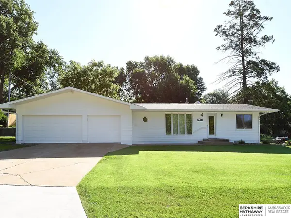 7803 North Ridge Drive, Omaha, NE 68112
