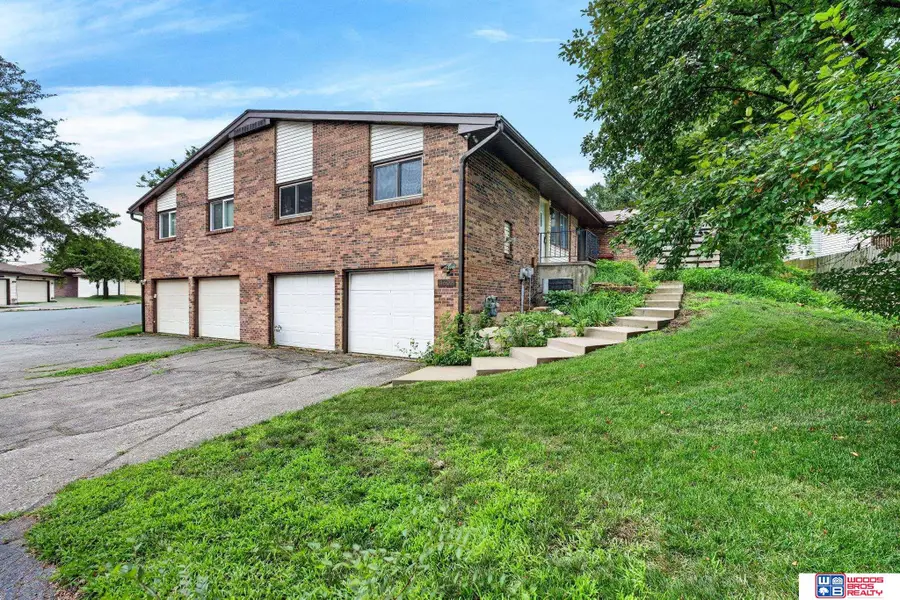 4607 Grassridge Road, Lincoln, NE 68512 - #3
