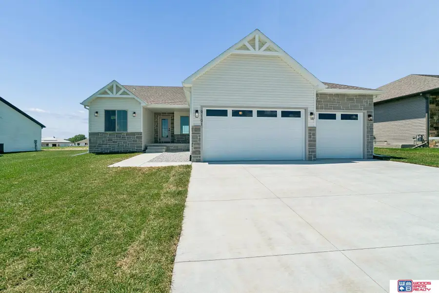 9101 Castle Pine Drive, Lincoln, NE 68516 - #2