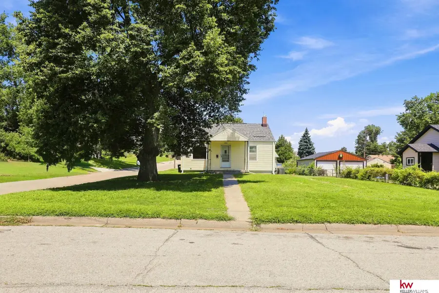 3264 Madison Street, Omaha, NE 68107 - #2
