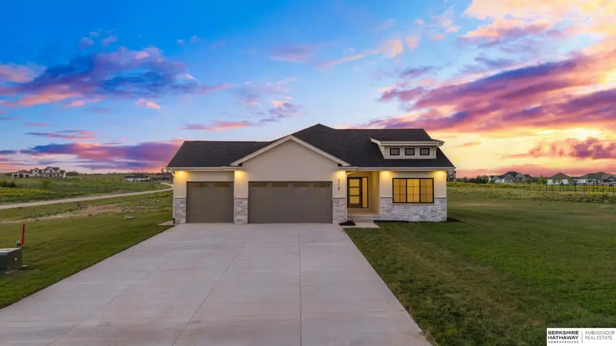 418 Karloff Circle, Yutan, NE 68073 - #2
