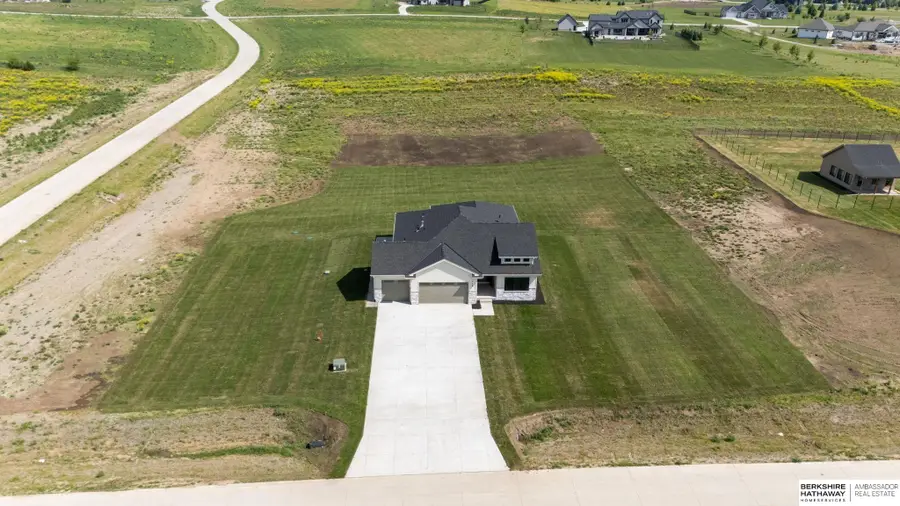 418 Karloff Circle, Yutan, NE 68073 - #3