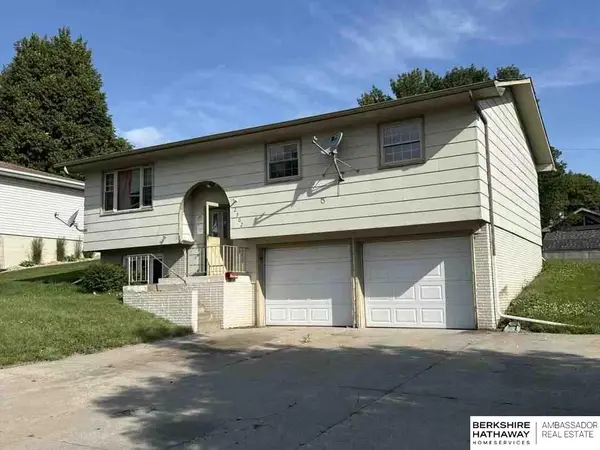 2302 Fairview Drive, Norfolk, NE 68701