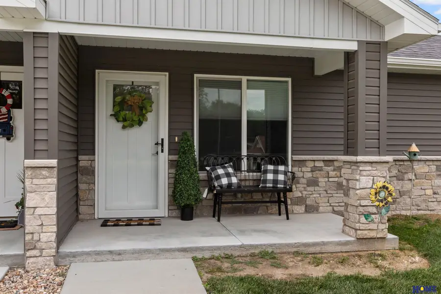 401 S 3rd Street, Seward, NE 68434 - #3