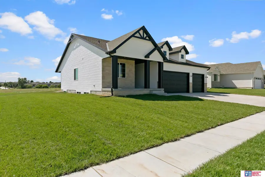 9111 Castle Pine Drive, Lincoln, NE 68516 - #2