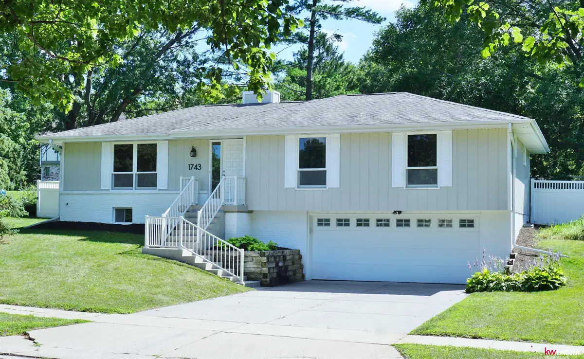 1743 Oakdale Avenue, Lincoln, NE 68506 - #1