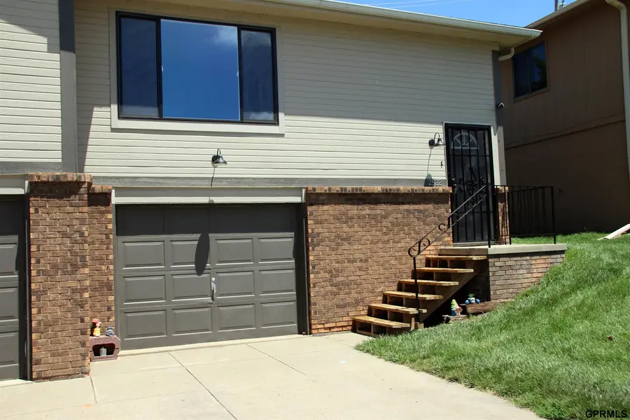 2522 Mose Avenue, Bellevue, NE 68147 - #2