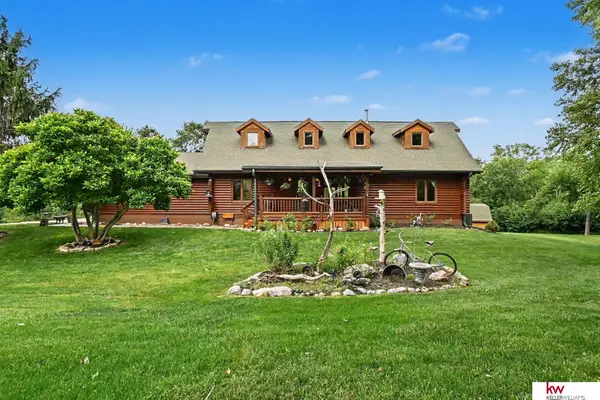 8306 S 235 Street, Gretna, NE 68028