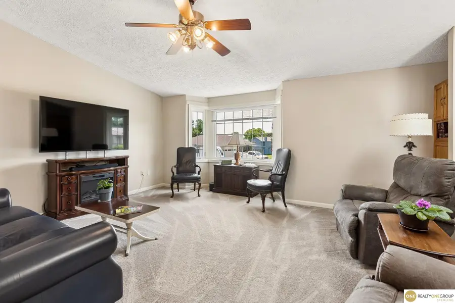 111 Summerset Circle, Papillion, NE 68133 - #3