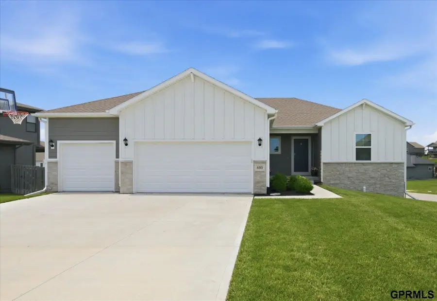 680 N 11 Circle, Springfield, NE 68059 - #2