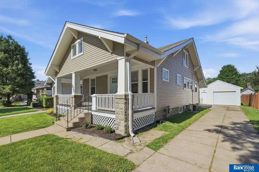 835 S 36th Street, Lincoln, NE 68510 - #2