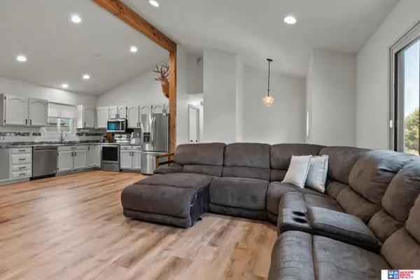 10541 N 136th Street, Waverly, NE 68462