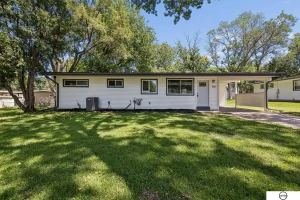 356 Prestwick Road, Lincoln, NE 68505
