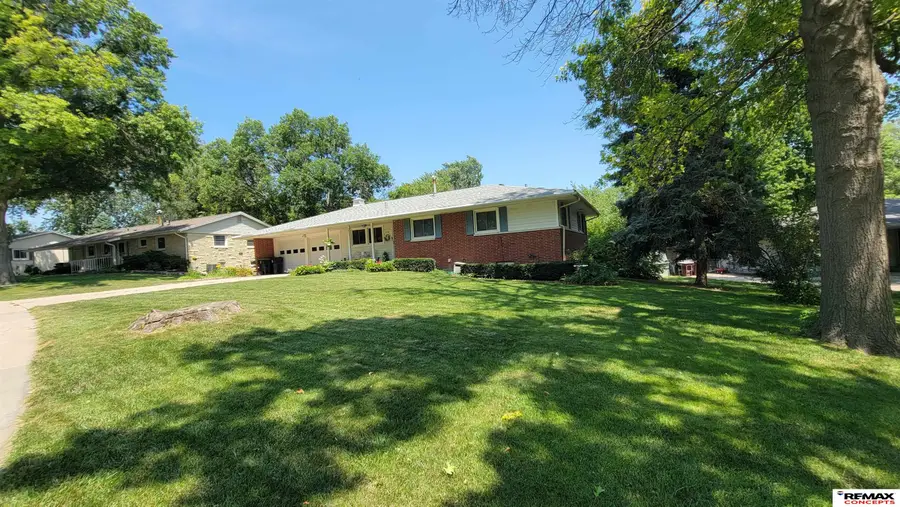 1940 E Bermuda Drive, Lincoln, NE 68506 - #2